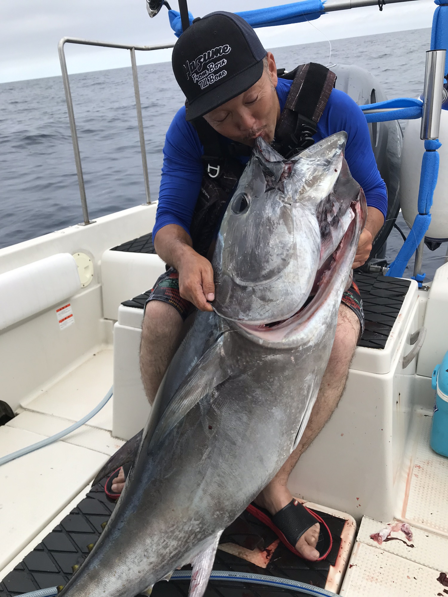 マグロ釣り他」積丹余別ボートトレーラー日帰り駐車場。4月～11月、利用料1万円！！ - 写真