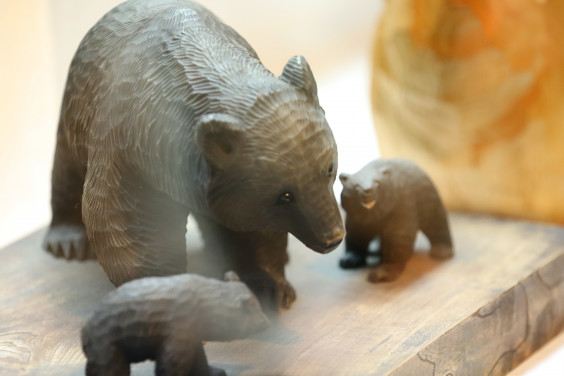最終日 白老 北海道の木彫り熊を巡る考察展 ギャラリートーク レポート ウイマㇺ文化芸術プロジェクト