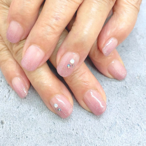 お客さまネイル ページ1 近鉄奈良駅から徒歩5分 年齢を重ねた指先を美しく ネイルで彩る毎日のときめきを 50代から始めるネイルサロン Kai Lani カイ ラニ