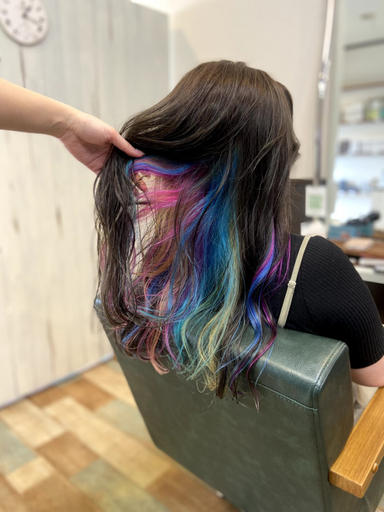 インナーカラー カラフル Cut Color R 成田市三里塚美容室 インナーカラー カラフル Cut Color R 成田市三里塚美容室