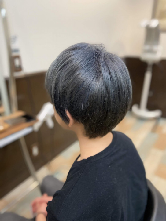 暗めのシルバーアッシュ Cut Color R 成田市三里塚美容室 暗めのシルバーアッシュ Cut Color R 成田市三里塚美容室