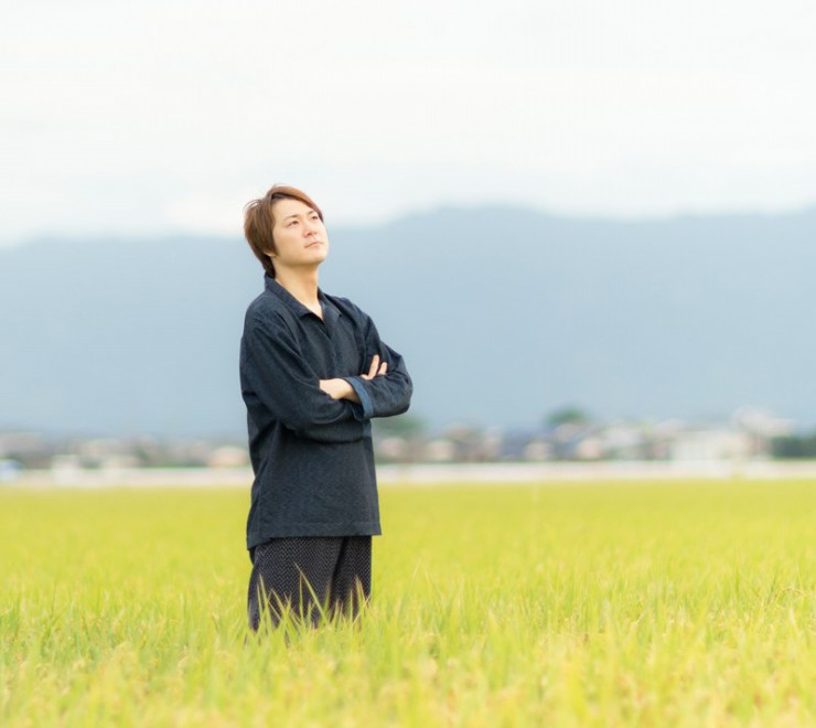 田んぼの中で考える人