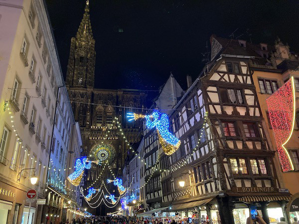 コロナ禍が続く中 2 年ぶりにフランスアルザス地方 ストラスブールでクリスマスマーケット 21 が開催 Marche De Noel De Strasbourg 21 Les Falaises De Gres