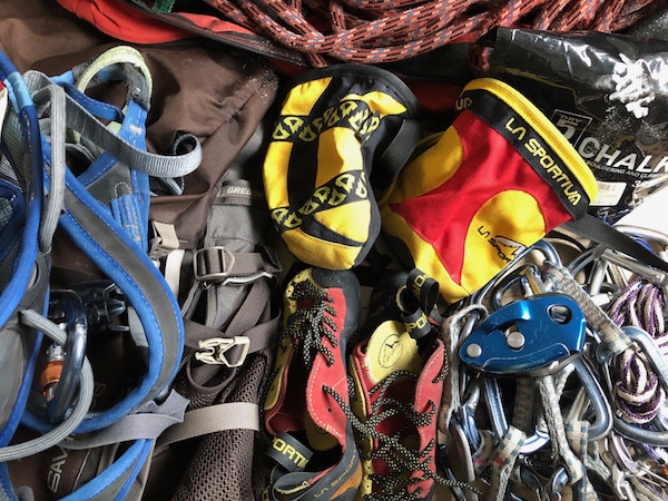 渡仏してから ✈️🇫🇷 揃えたクライミング・ギア、キャンプ道具 (Rock Climbing Equipment) 🐒 | Les  Falaises de Grès