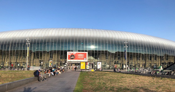 フランス ストラスブールの玄関口 ストラスブール駅 Gare De Strasbourg はこんな感じです Les Falaises De Gres