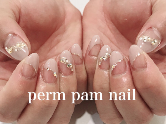 大人斜めフレンチ 新横浜ネイルサロン パームパムネイル Permpam Nail