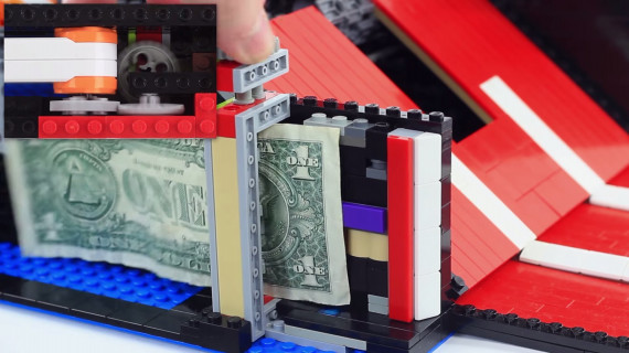 Legoで作られたピザの自販機 Silly