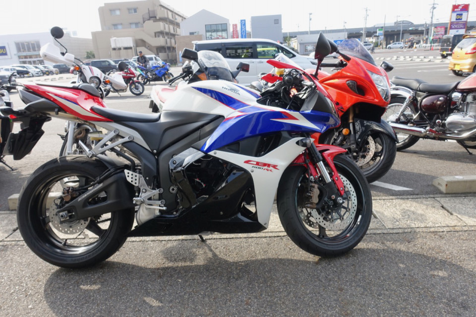 Cbr600rr タイヤ交換 Sunshinebreakthrough