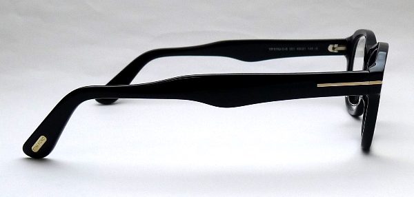 個性のあるウェリントンシェイプの日本企画限定モデル】TOM FORD（トム