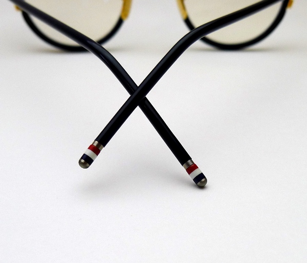 ラウンドのコンビネーションモデル】THOM BROWNE TB-807-D-NVY-GLD-45