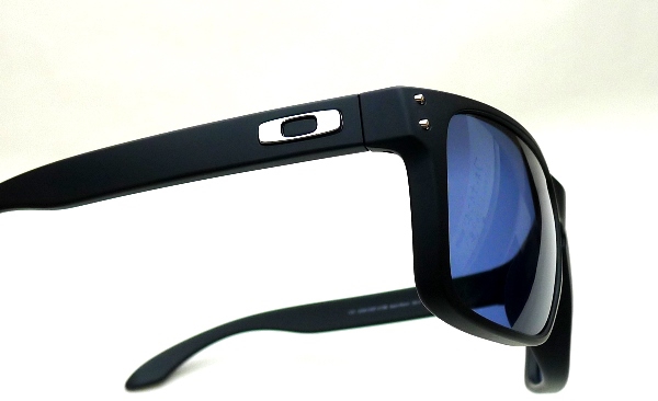 OAKLEY×RARTSの限定カスタム・偏光サングラス】OAKLEY