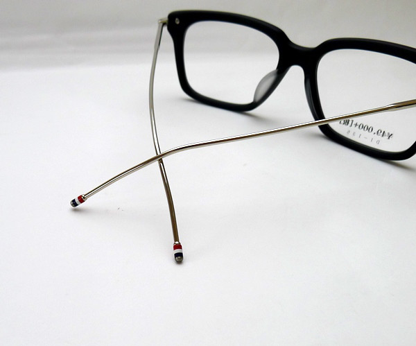 福山さんなど有名人も愛用する人気モデルの新色】THOM BROWNE TB-701-A 