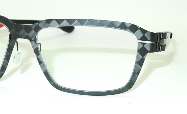 航空宇宙技術を取り入れたカーボン製の特許取得新素材を使用した次世代