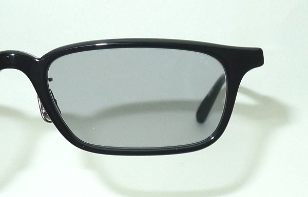 80年代にセルジュ・ゲンズブールがリーディンググラスをサングラス