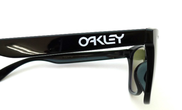 ゴルフに釣りに限定偏光カスタムサングラス】OAKLEY×TALEXの限定カスタム・偏光サングラス OAKLEY Frogskins RX(A) /  TALEX の2カラーご紹介！ | メガネパーク・ブレス | 山口県山口市のアイウェア・メガネ（眼鏡）のセレクトショップ