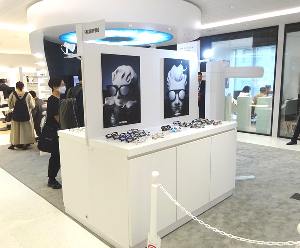 カールツァイス レンズ展示台 トムブラウン、トムフォード、カールツァイス、スペックエスパス