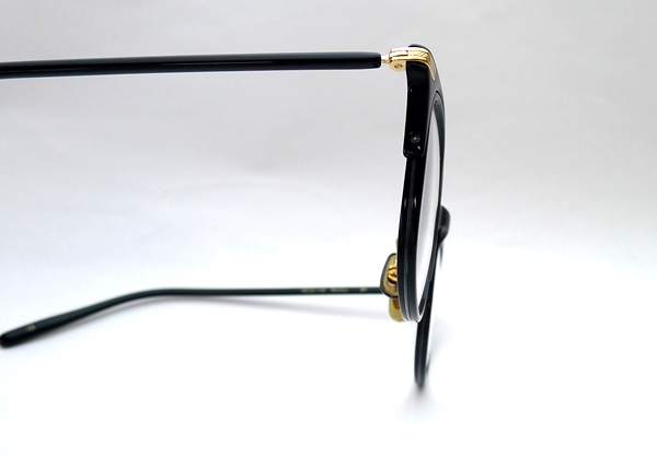 二重リムのフロントが特徴的なプラスチックフレーム】OLIVER PEOPLES