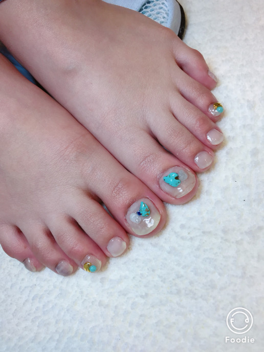 流行りの石ネイル Nail Salon Puala