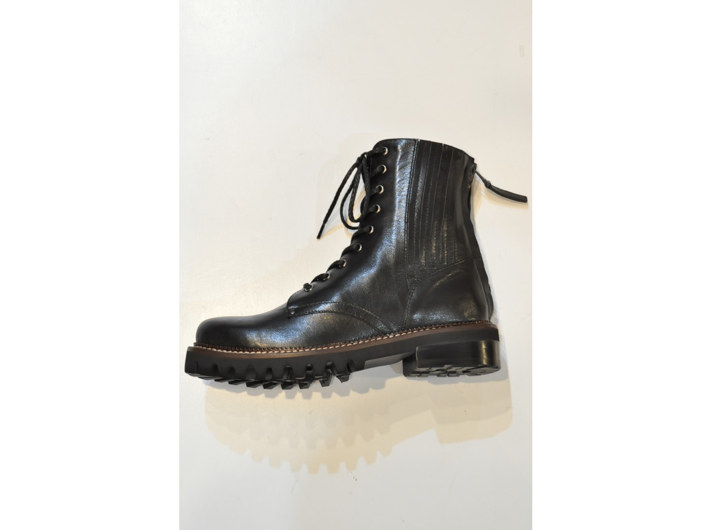 yuko imanishi】 lace up short boots /【ユウコイマニシ