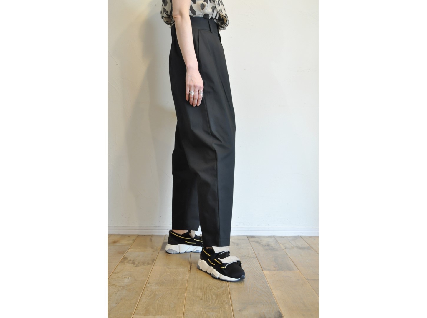 トーマスマグパイ チノパンツ キャメル 新品未使用タグ付き パンツ 