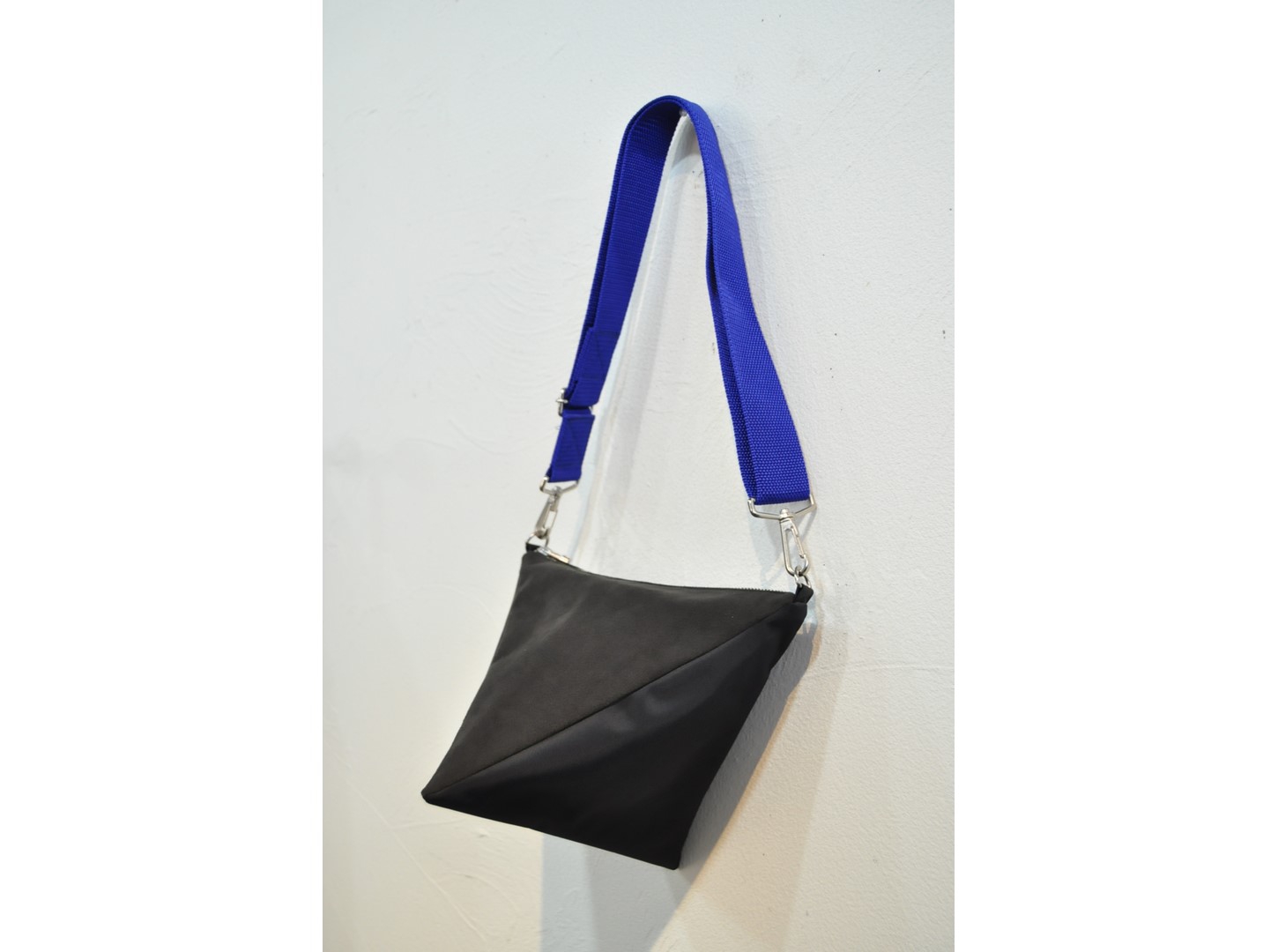 sandglass】triangle bag / 【サンドグラス】トライアングル バッグ