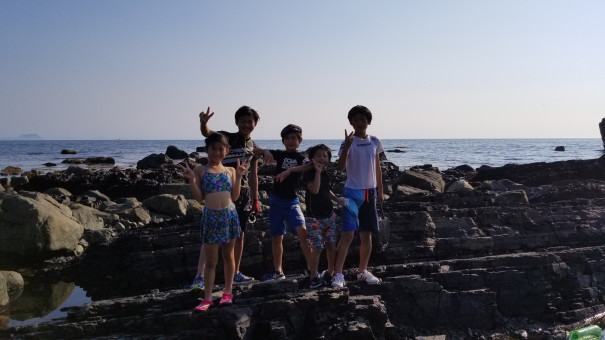 ビーチで遊ばず 岩場で潜る Yamamura Yusuke Official Blog
