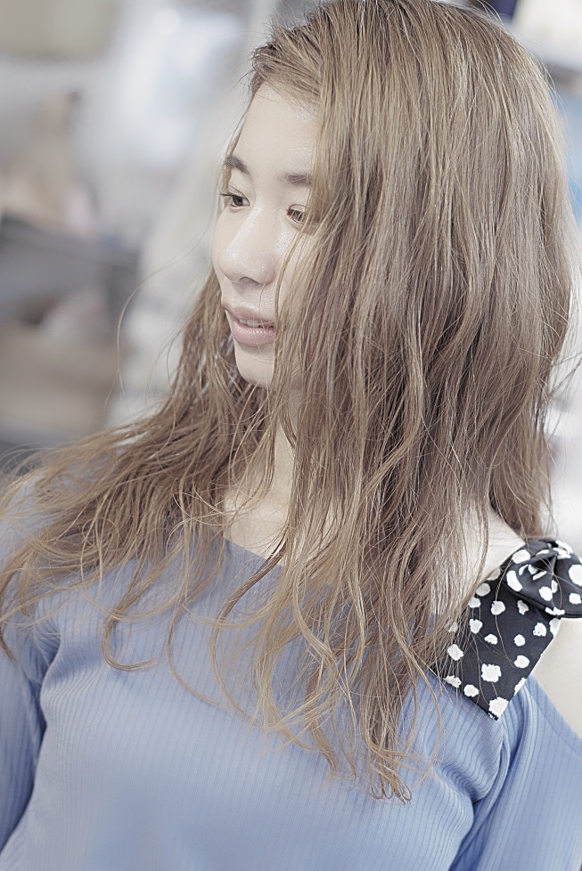 レザーとドライカットで作るロングスタイル Sora くせ毛が得意な美容室 くせ毛の悩みを解決 くせ毛がまとまるヘアサロン レザーとドライカットで作るロングスタイル Sora くせ毛が得意な美容室 くせ毛の悩みを解決 くせ毛がまとまるヘアサロン