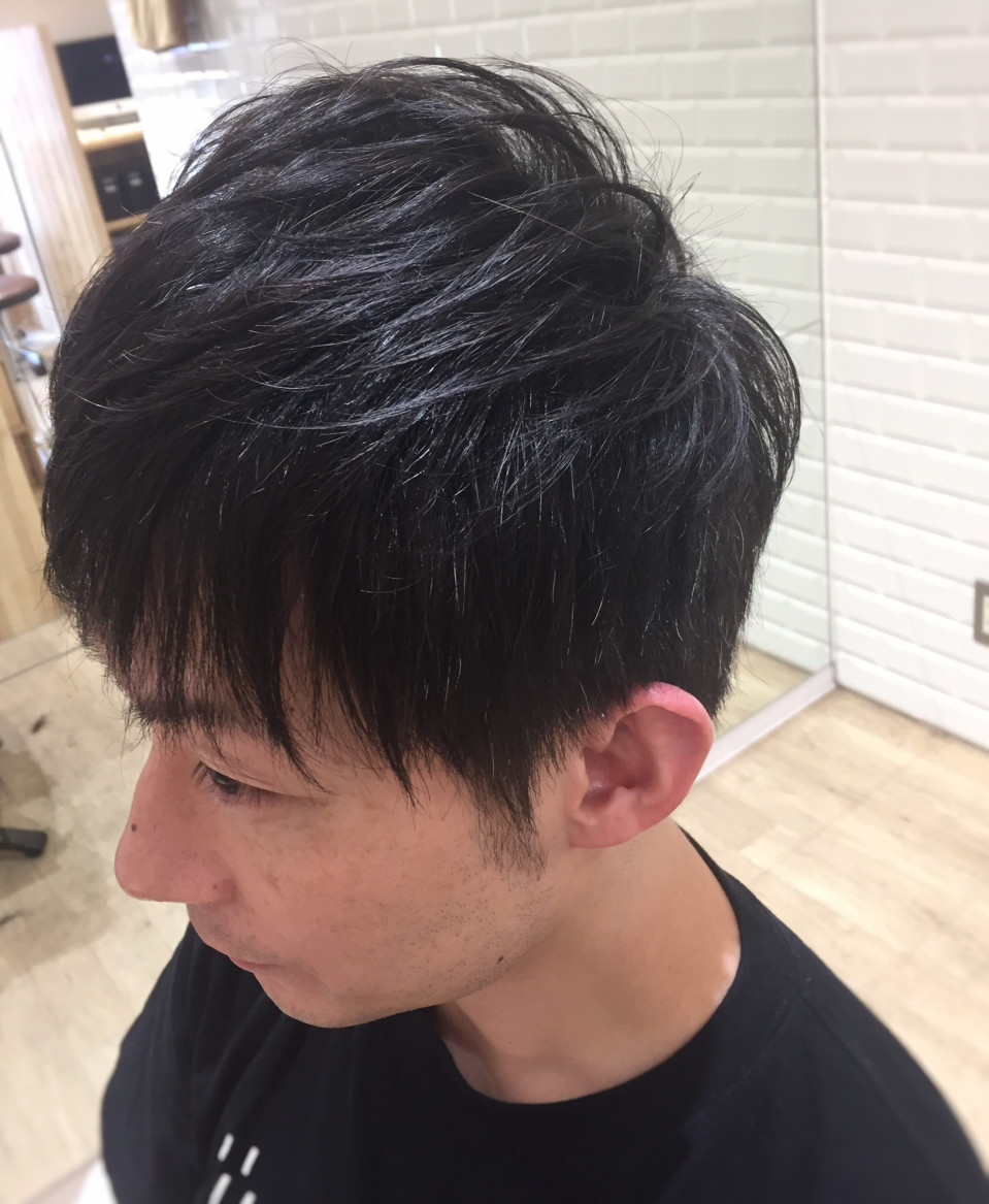 30代 男性髪型 つむじ周りや頭頂部のぺたんこヘアになりやすい部分をパーマで解消 Kamiken Next 30代 男性髪型 つむじ周りや頭頂部のぺたんこヘアになりやすい部分をパーマで解消 Kamiken Next
