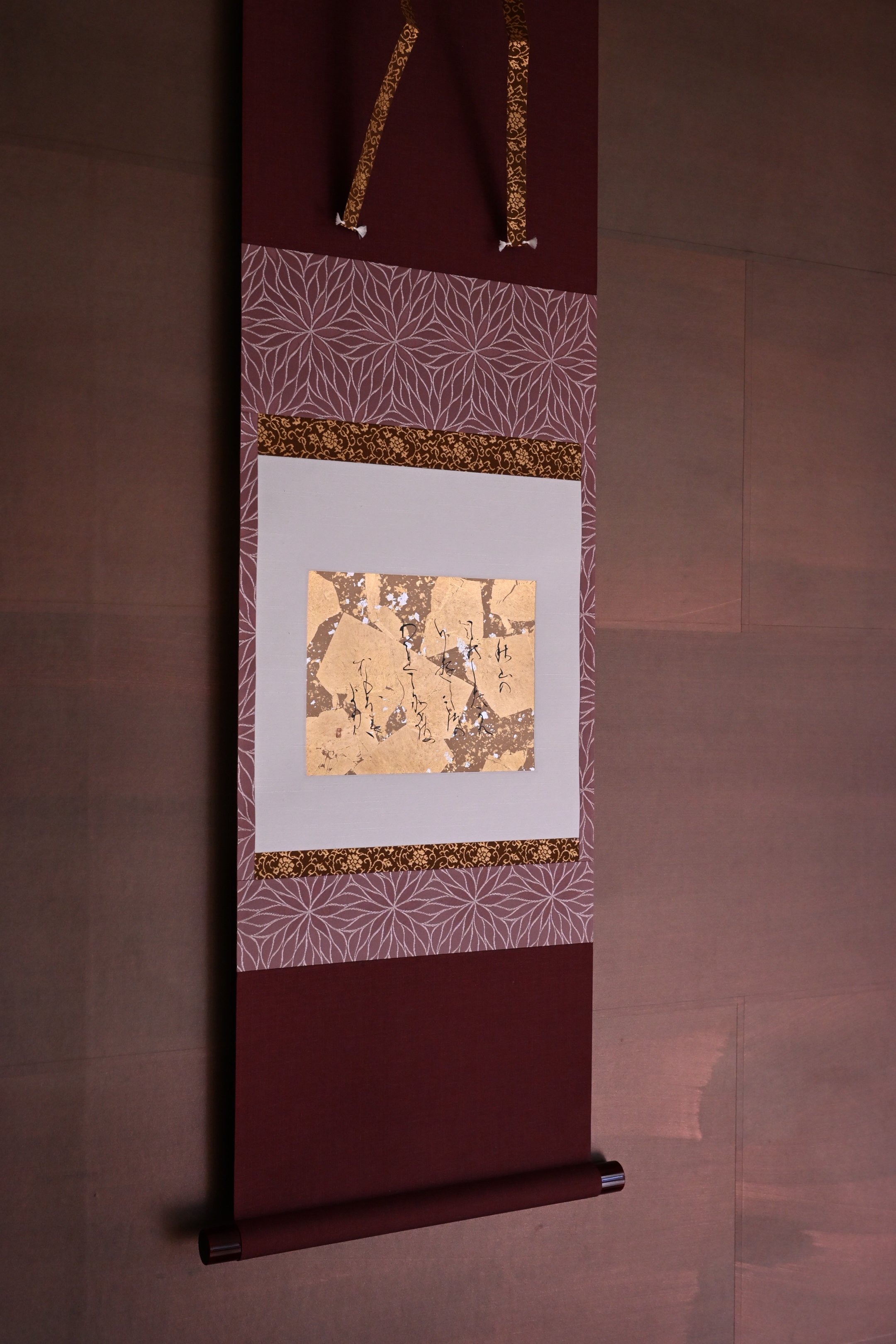 関戸本古今集』臨書作品制作〈一〉 | Ayami Nakamura official website