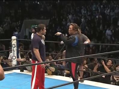 2004年10月8日、嵐という暗黒の中での新日本プロレス | 伊賀プロレス