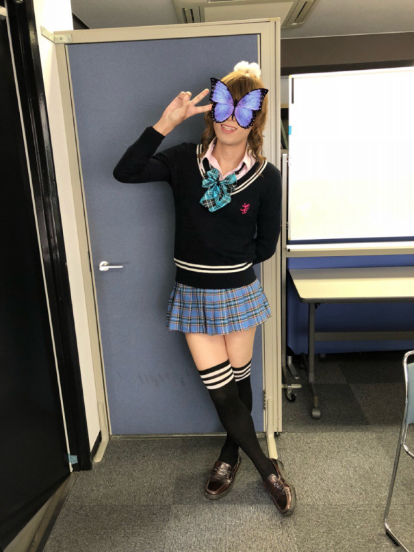 あかねちゃん セーラー服 今日 女装してきました 男だけど化粧に興味あります