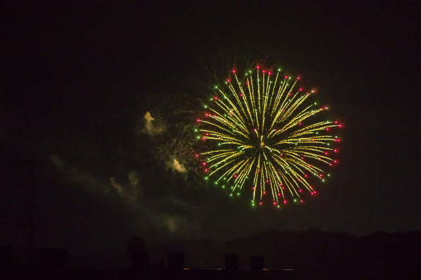 61 ベランダで花火鑑賞 二宮団地