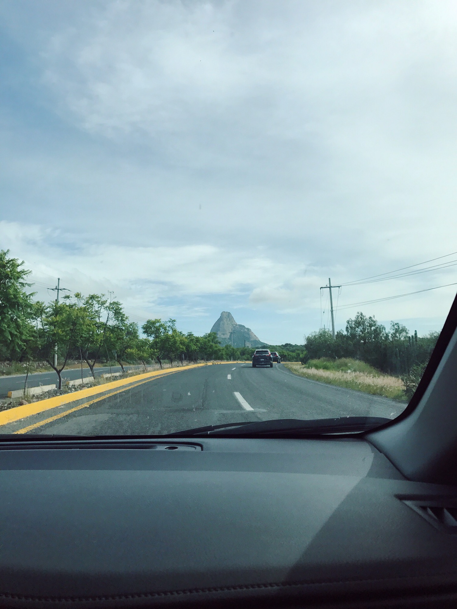 Peña de Bernal 登山も町歩きも楽しい、メキシコ最大のパワースポット | mexico lindo