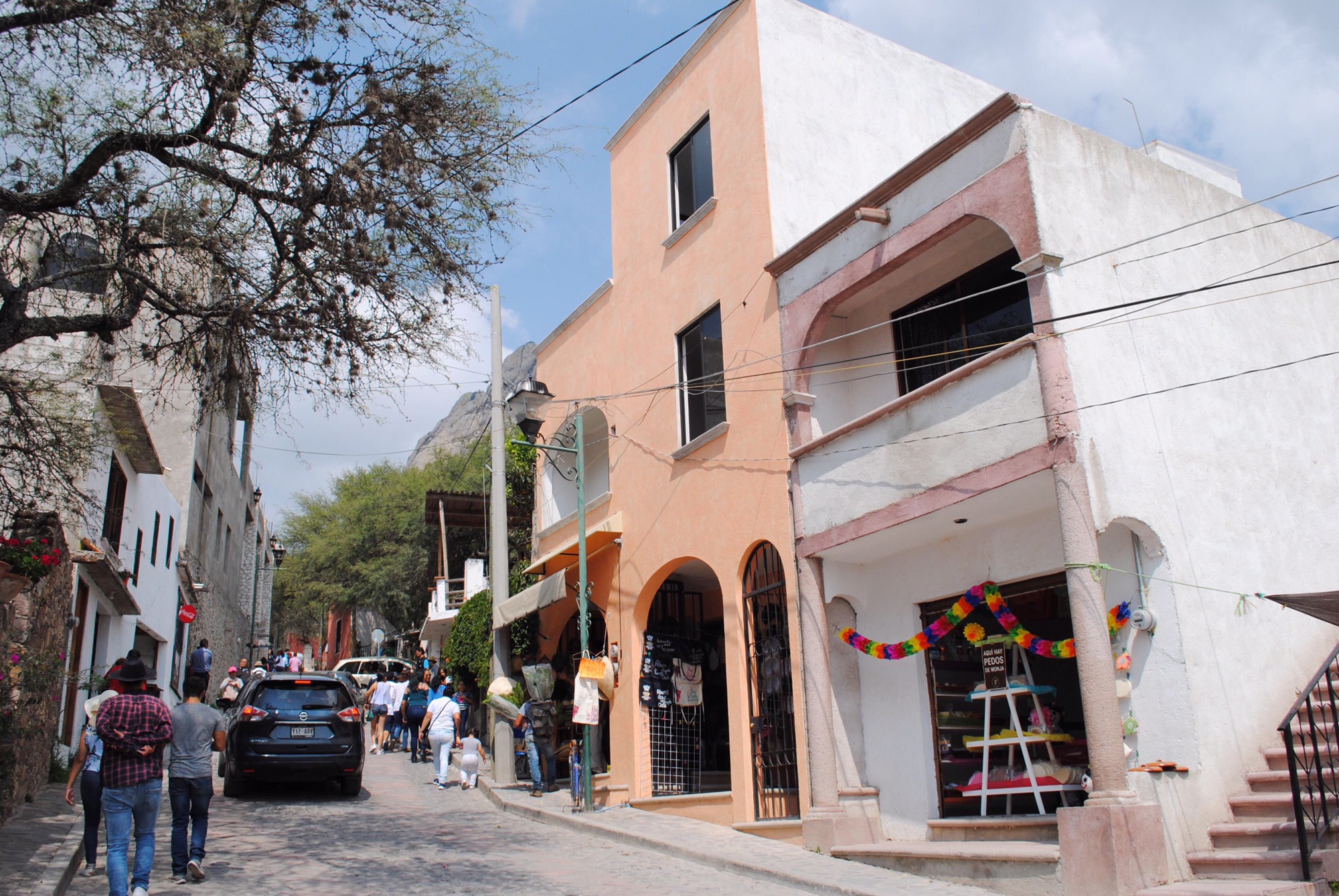 Peña de Bernal 登山も町歩きも楽しい、メキシコ最大のパワースポット | mexico lindo