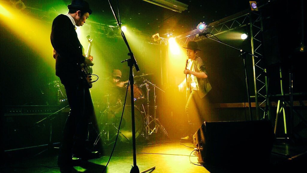 biography Official Web