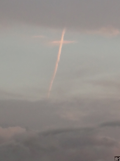 十字架の雲