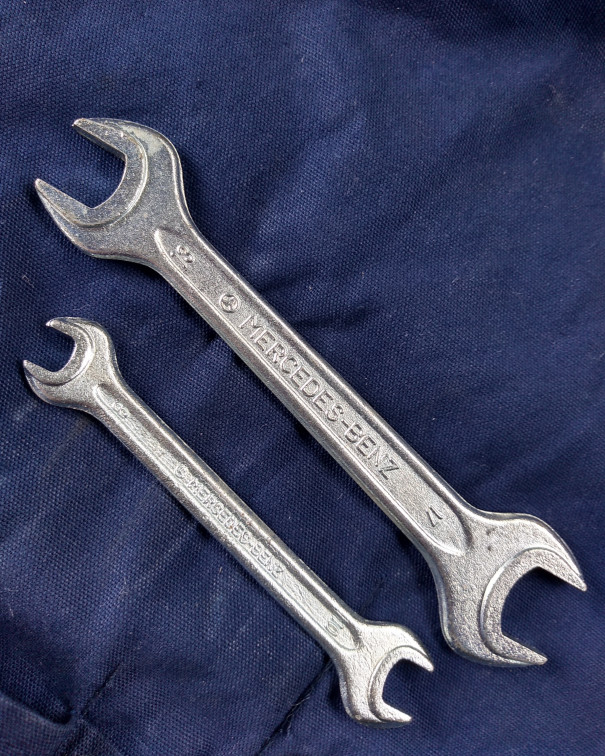 メルセデス・ベンツ純正車載工具 | 中島商店 いせさきベース