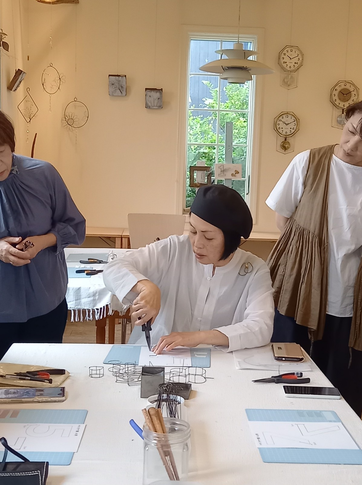 コーヒーを飲む人のワイヤーアート　珈琲 コーヒーを飲む人のワイヤーアート 珈琲