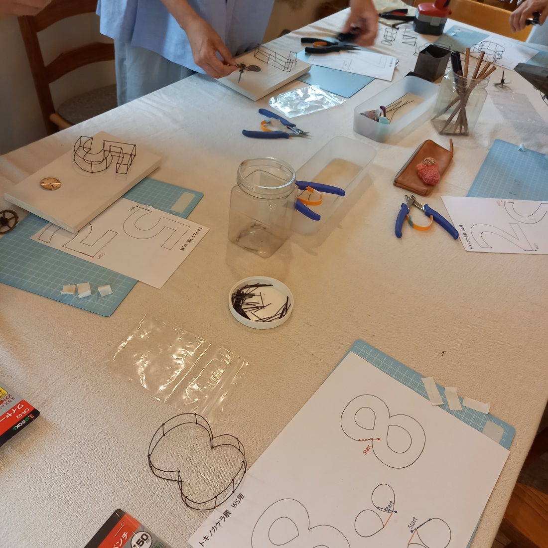 コーヒーを飲む人のワイヤーアート　珈琲 8e10b3ed08b2cf426dcaa1a50e8377