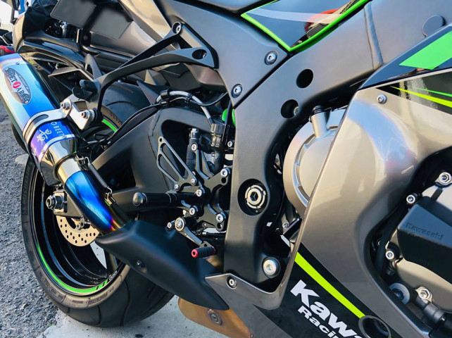 Zx 10rにバックステップをつけました カワサキ プラザ東京練馬