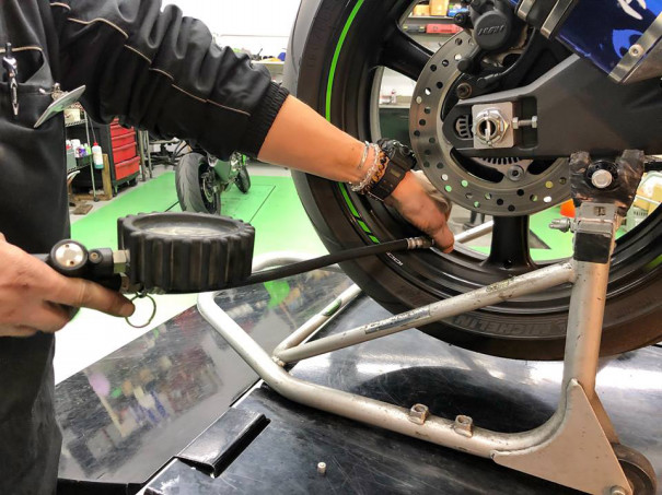 タイヤの空気圧チェックしてますか Msl 東京練馬のカワサキオートバイ専門店 カスタム 車検 点検 修理