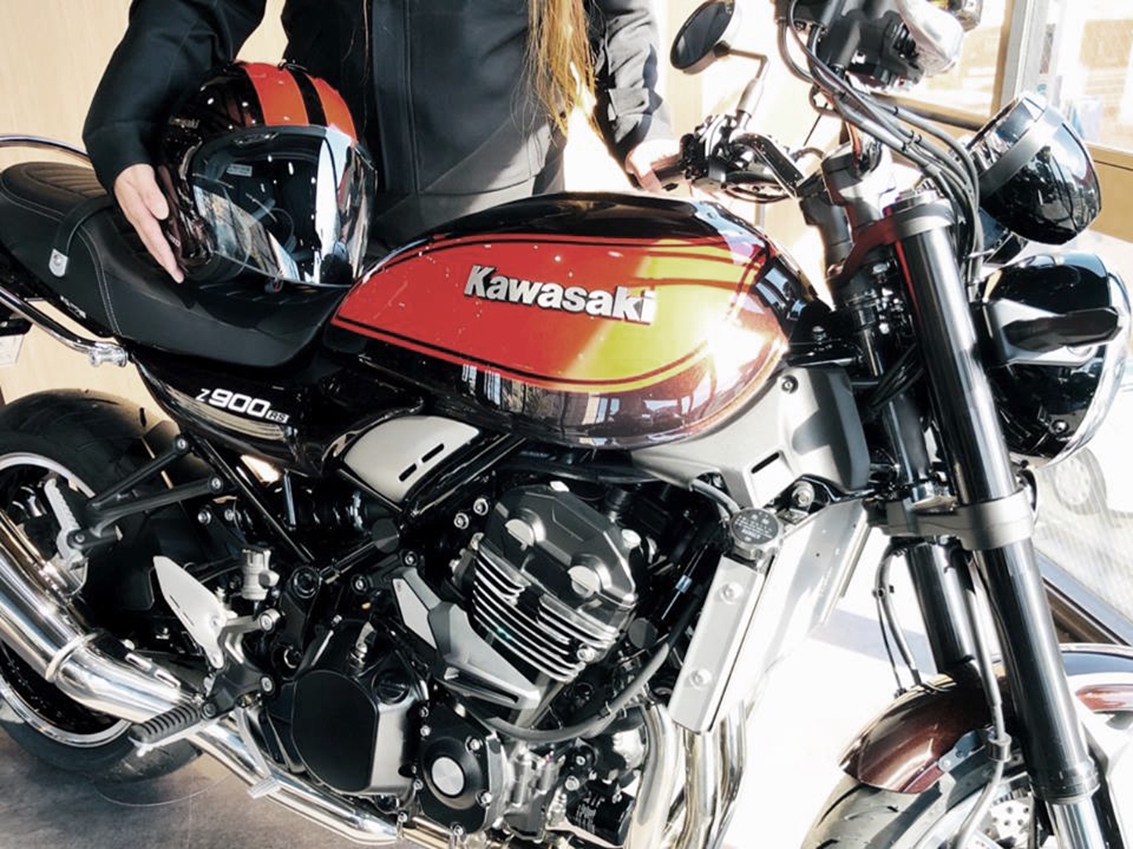 ラスト1点！Z900RS火の玉ヘルメット | カワサキプラザ東京練馬-バイク 