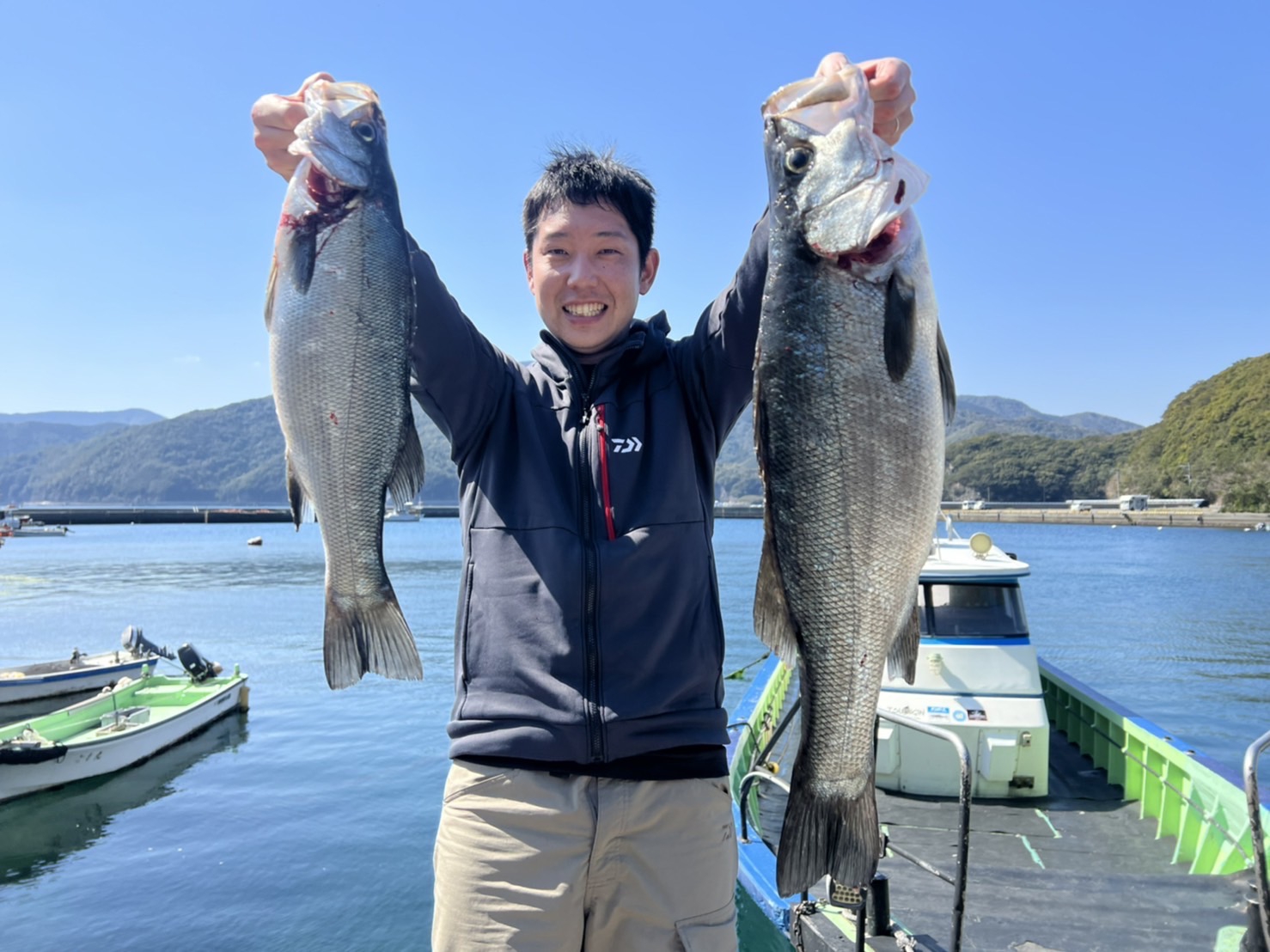 2023.3.6 大津留さん ヒラスズキ54cm 75cm 長伸丸