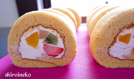 ロールケーキ箱について 菓子工房 しろいねこ ロールケーキ箱について 菓子工房 しろいねこ