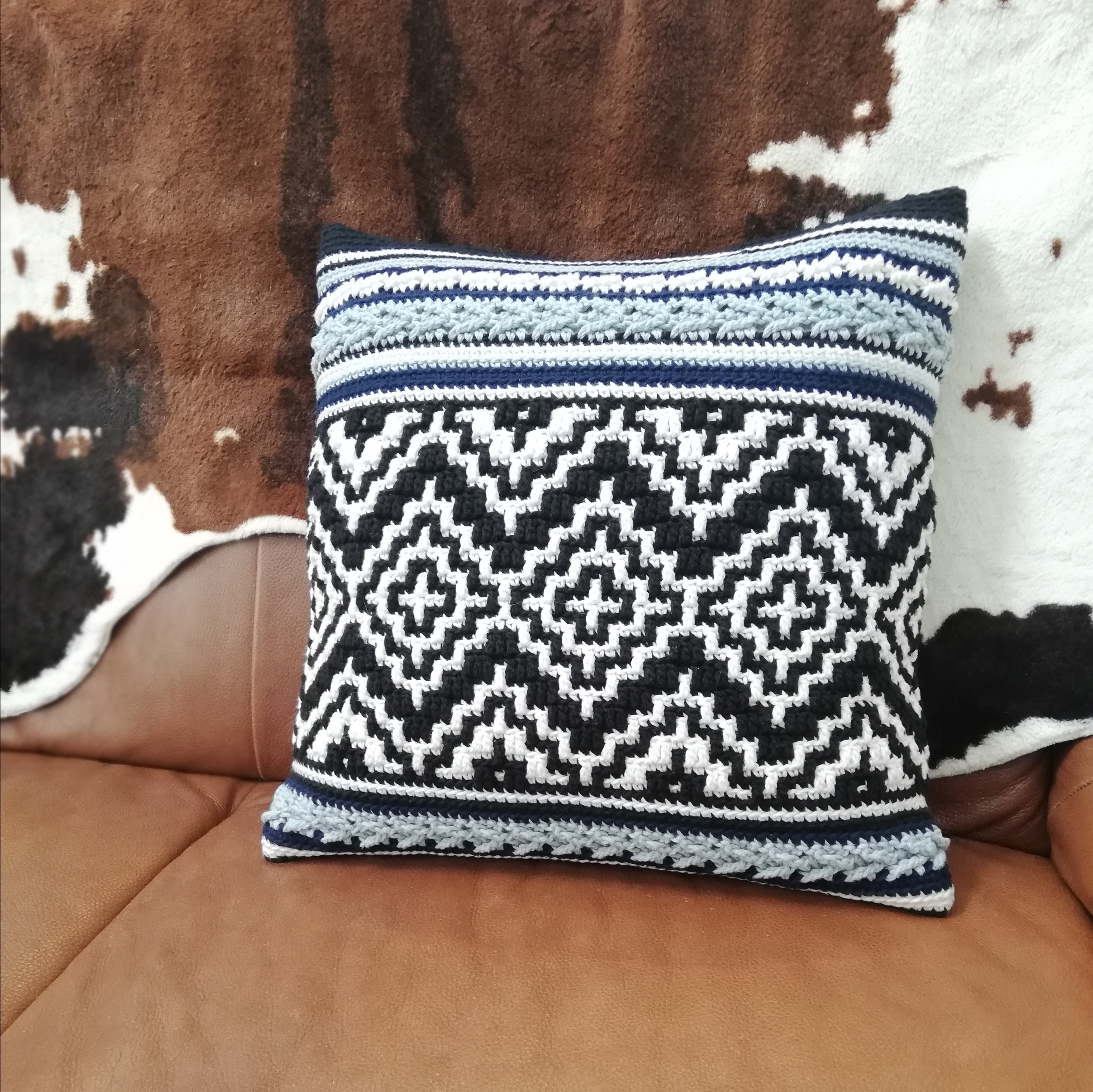 ハンドメイド　モザイククッションカバー モザイク編みのクッションカバー | pattern stock