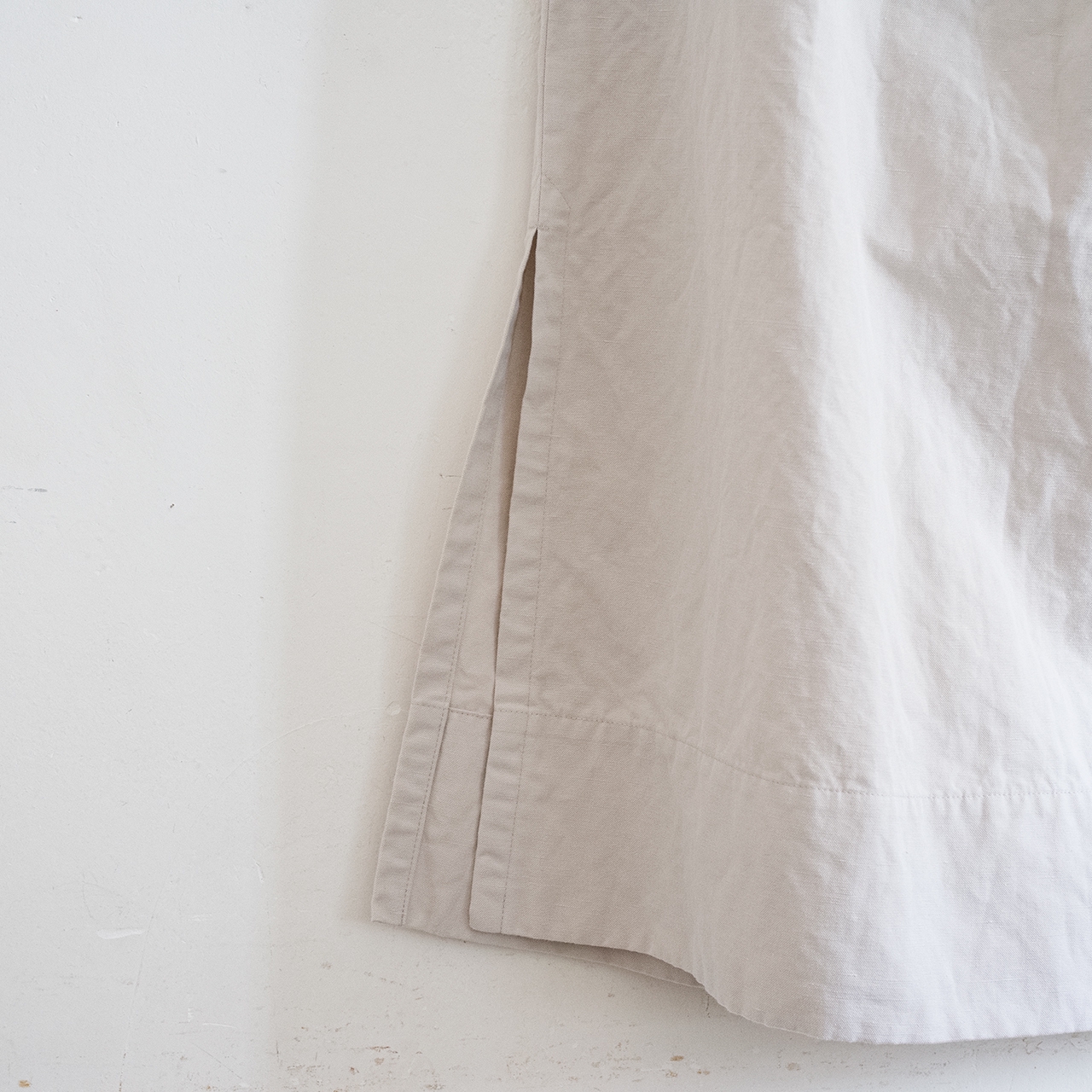 one side slit long skirt/cotton linen〈ivory〉 | SALUÉ one side slit long skirt/cotton linen〈ivory〉 | SALUÉ