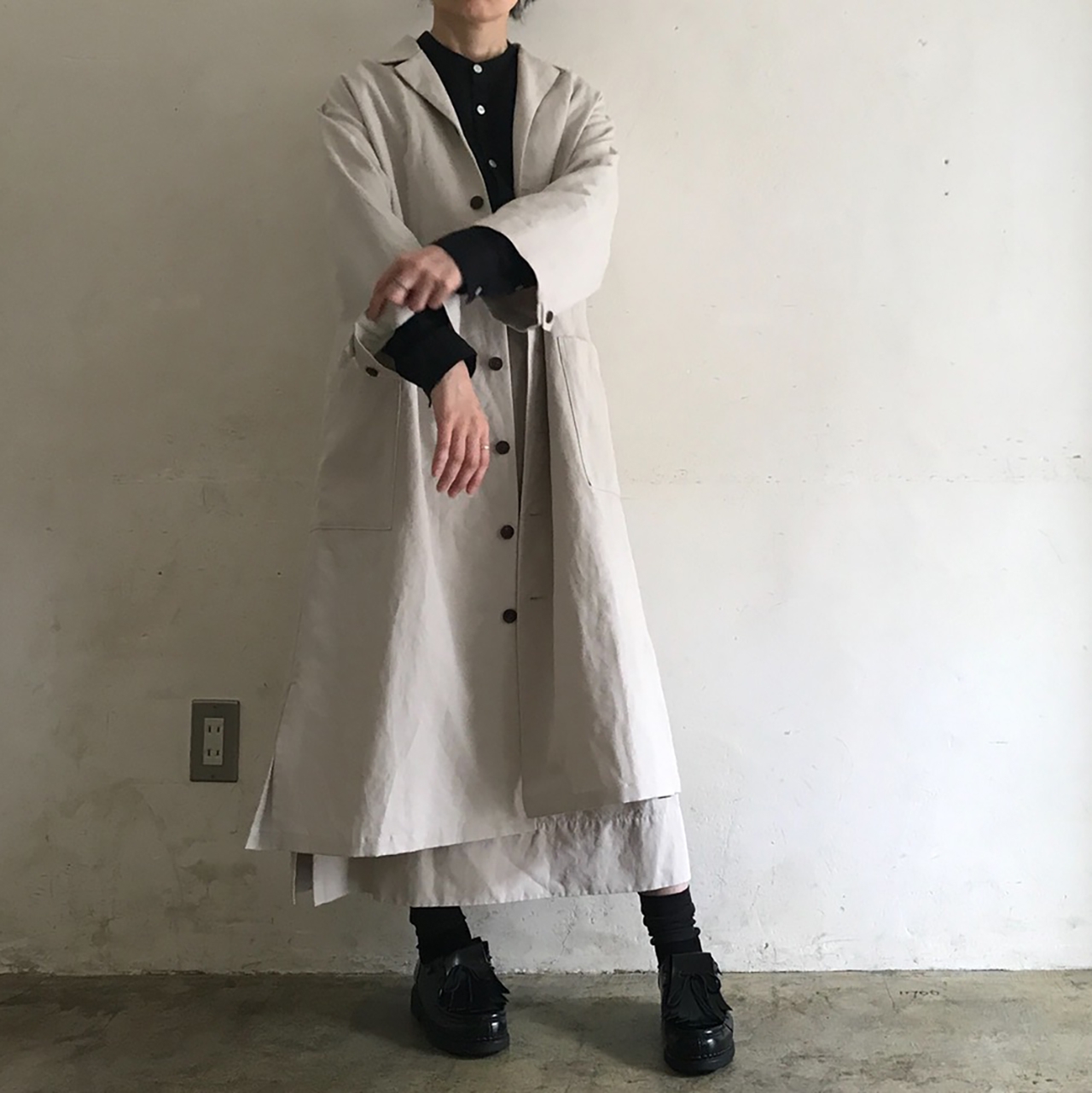 one side slit long skirt／cotton linen〈ivory〉 | SALUÉ