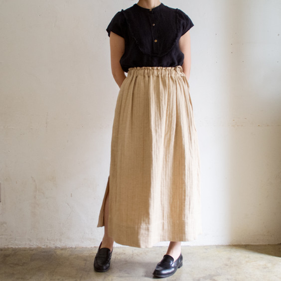 one side slit long skirt／cotton linen〈ivory〉 | SALUÉ 