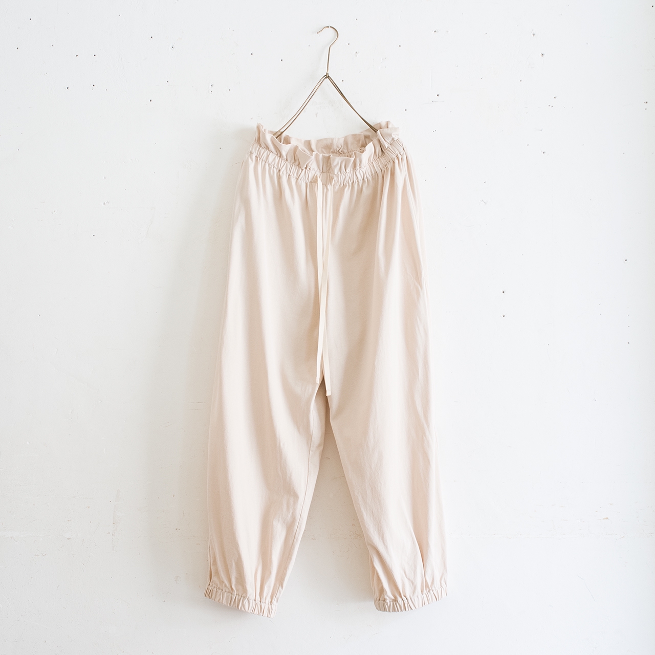 white label］smooth pants | SALUÉ