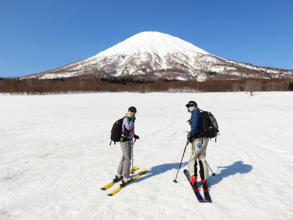 憧れの白き頂へ 羊蹄山 京極コース 山スキーツアー ニセコアンビシャス